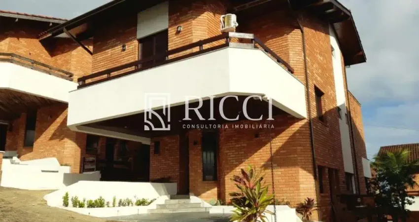 Venha conhecer essa maravilhosa casa em condomínio fechado com vista para a praia! com 340m² de área construída e 800m² de área total, essa casa conta