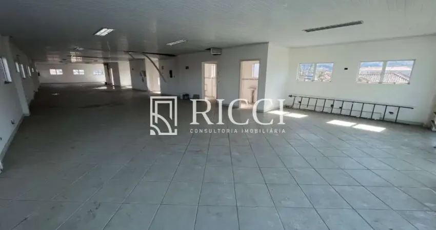 Prédio comercial com 3 pavimentos mais estacionamento no subsolo