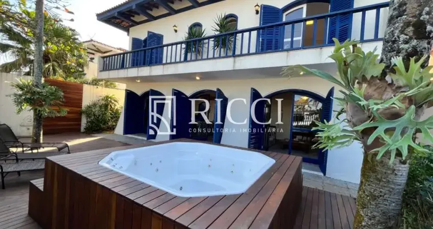 Lindo sobrado 6 dormitórios, 2 suítes frente mar na praia da enseada !!!