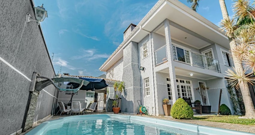 Casa com 4 dormitórios à venda, 344 m² por R$ 1.700.000 - Centro - Pinhais/PR