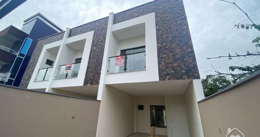 Sobrado Geminado à venda no Vila Nova