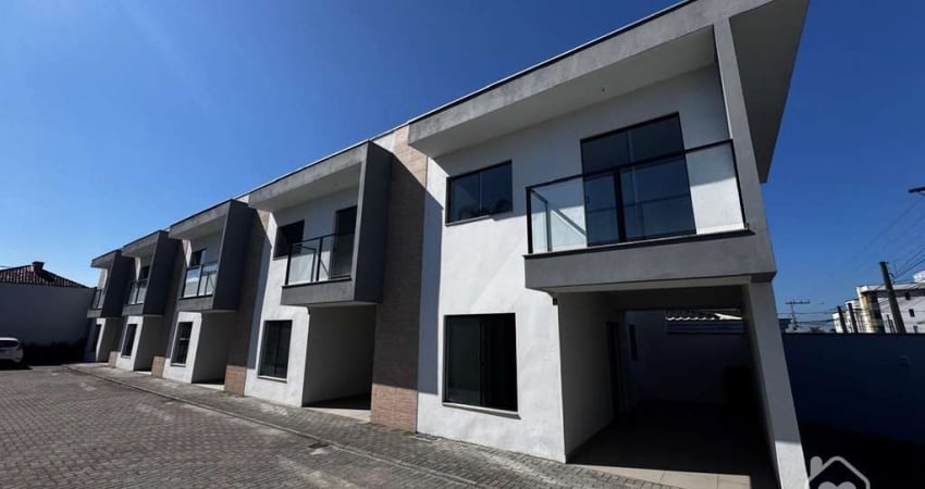 Casa com 3 quartos à venda na Rua Quinze de Novembro, 42183, Vila Nova, Joinville