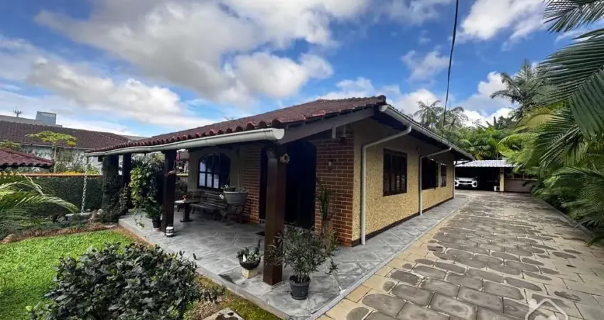 Casa com 4 quartos à venda na Rua Quinze de Novembro, 46731, Vila Nova, Joinville