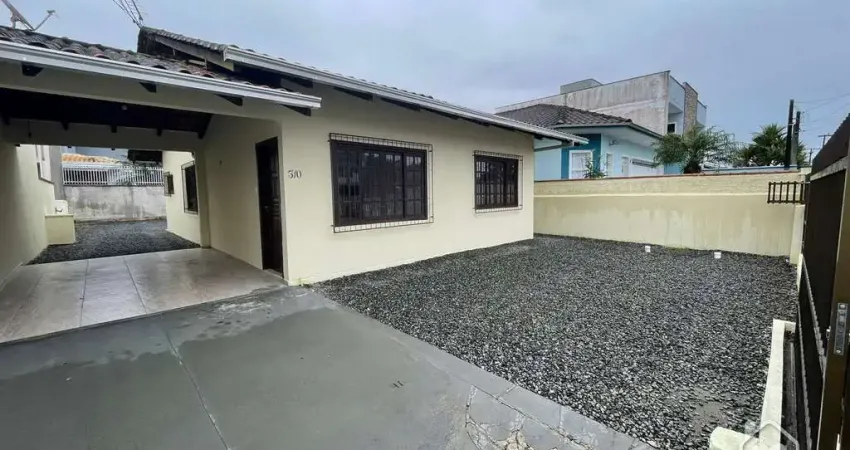 Casa com 3 quartos para alugar na Rua Hermínia Pensk, 310, Vila Nova, Joinville