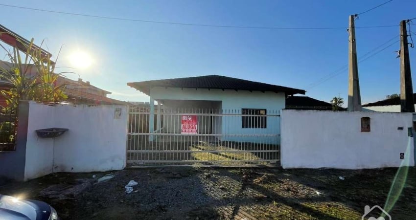 Casa com 3 quartos para alugar na Rua Carlos Guilherme Jerke, 289, Vila Nova, Joinville