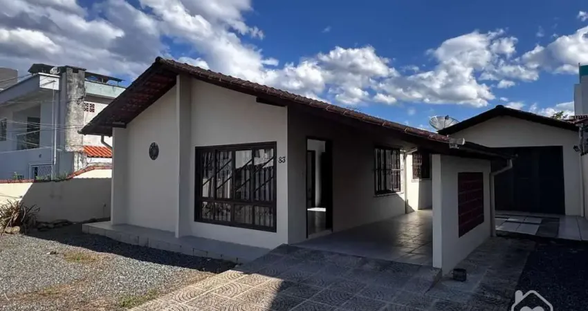 Casa com 3 quartos à venda na Rua Inambu, 37248, Costa e Silva, Joinville