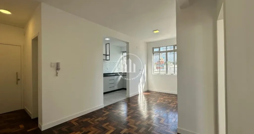 Apartamento no Estreito, próximo a Beira Mar Continental.