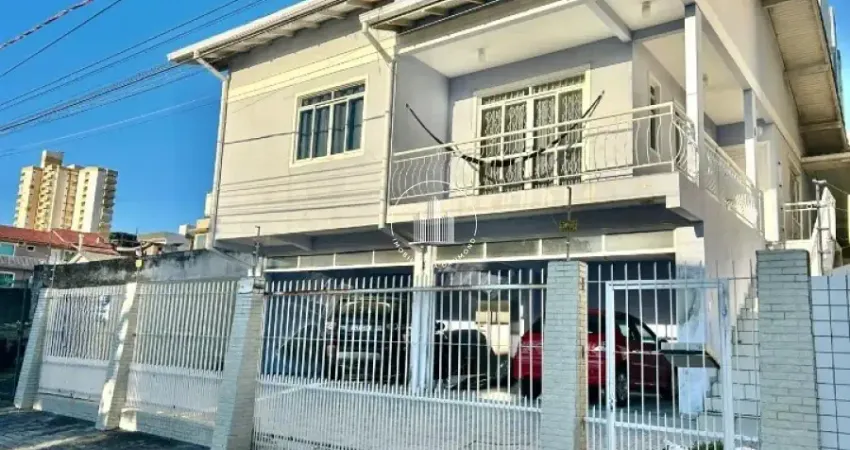 Linda casa 4 quartos com 1 suíte - bairro  barreiros / são josé - sc.