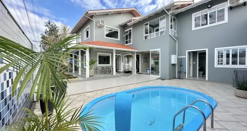 Linda casa 4 quartos com 1 suíte e 255m² - novo estreito - florianópolis