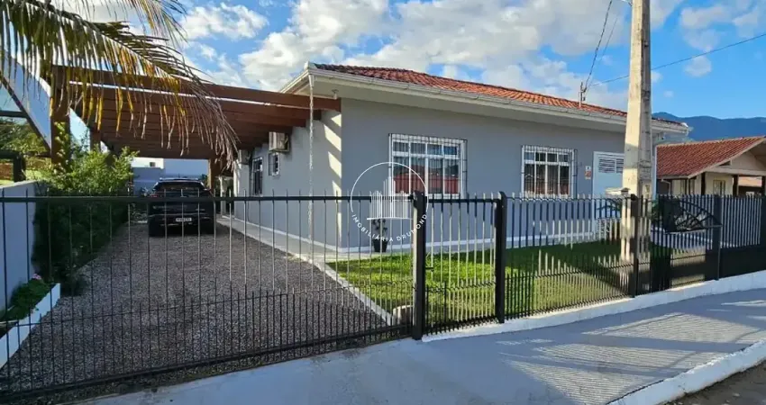 Casa com 3 quartos à venda na Rua Afonso Popenga, 400, Aririu, Palhoça