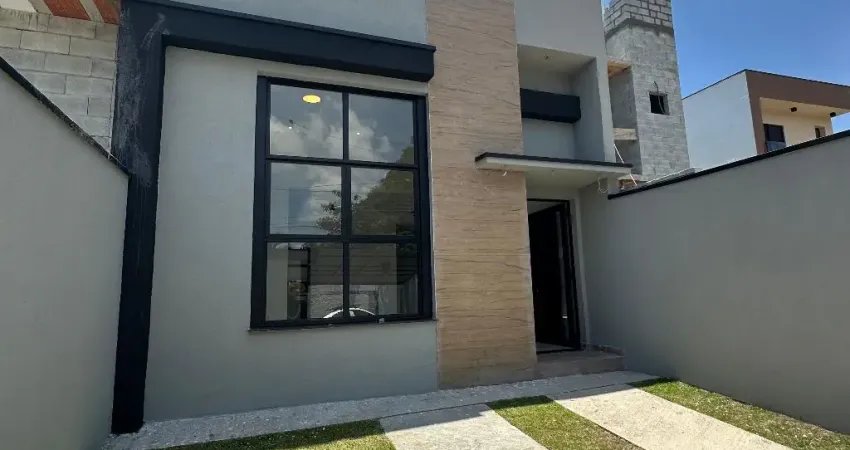 Oportunidade Única! Linda casa á venda em bairro tranquilo