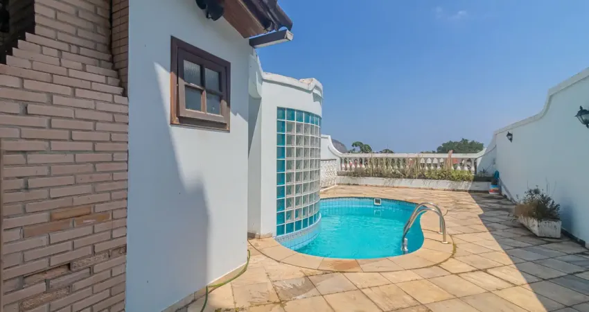 Casa amplíssima 241m² com piscina | condomínio na freguesia