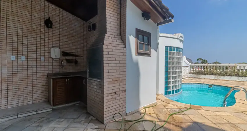 Casa de condomínio 241m² c/ piscina na freguesia: espaço e lazer garantidos!