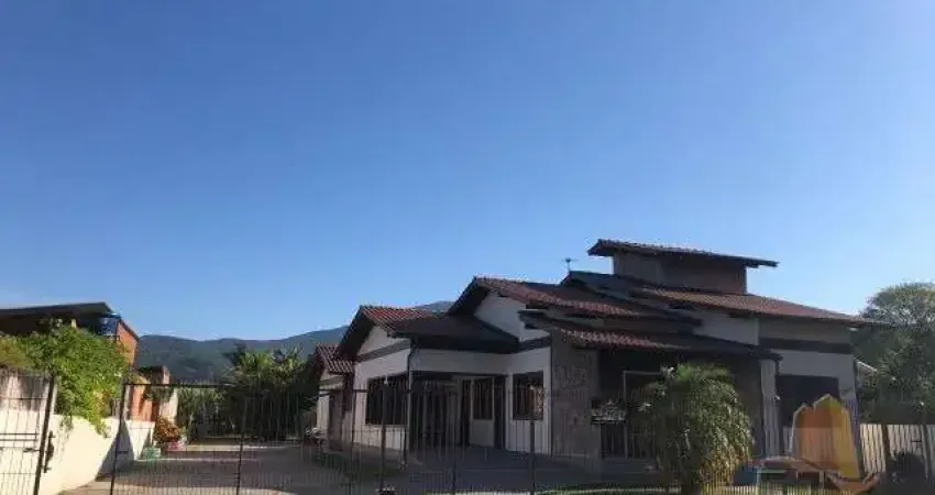 Casa com 3 quartos à venda na Rua Cônego Rodolfo Machado, 2088, Rio Caveiras, Biguaçu