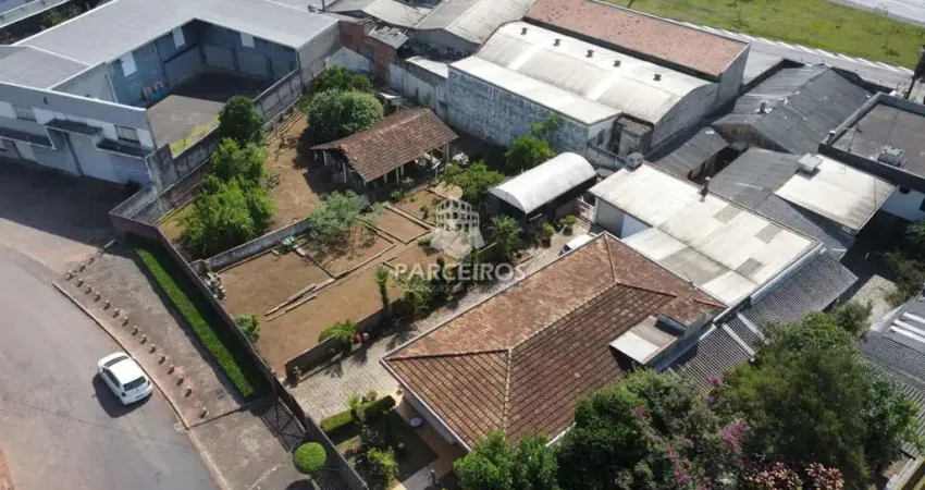 Terreno à venda na Rua Valentin Nichele, Pinheirinho, Curitiba