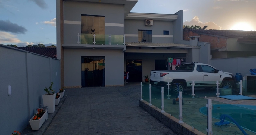 Casa com 3 quartos à venda na Rua Leopoldo Meier, 0998, Paranaguamirim, Joinville