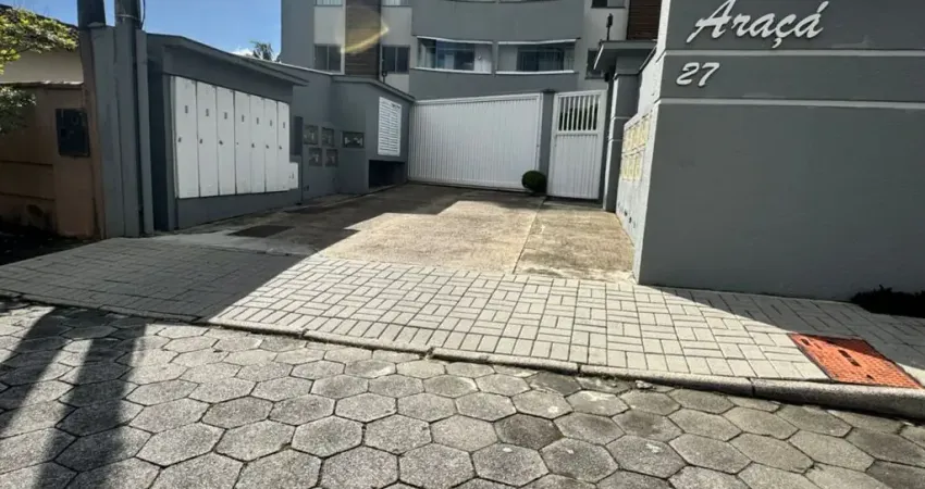 Apartamento com 3 quartos para alugar na Rua Borges de Medeiros, 27, Bom Retiro, Joinville