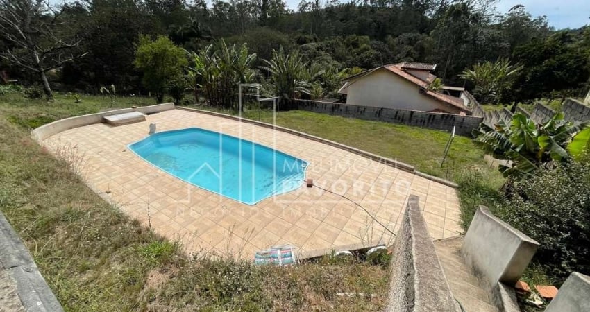 Chácara a Venda em Campo Limpo Paulista,SP-1000m com 8 quartos, piscina, campo..