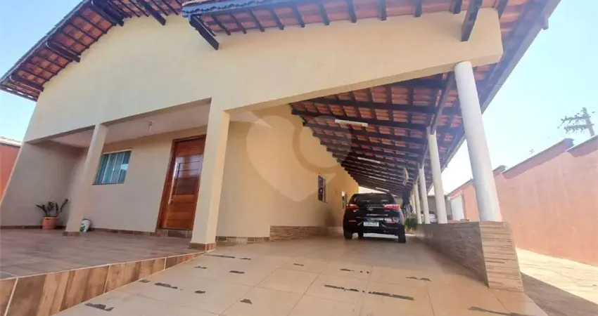 Casa com 3 quartos à venda na Cachoeira Dourada, Paraíso, Anápolis