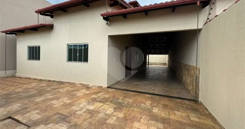 Casa com 3 quartos à venda na Das Rosas, Boa Vista, Anápolis