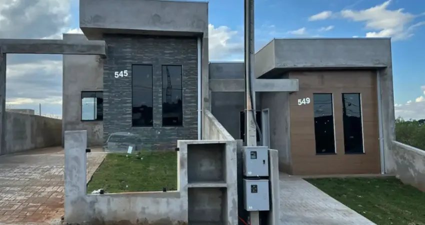 VENDE-SE LINDA CASA COM CHURRASQUEIRA!
