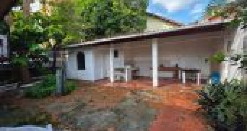 VIERALVES. ALUGO CASA COMERCIAL/ RECIDENCEIAL COM 3 QUARTOS SENDO 1 SUITE. TODO NA LAJE