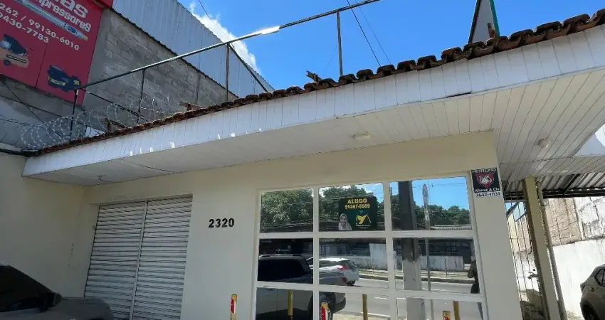 Prédio Comercial - Av. Constantino Nery, (Em frente do Ed. Empire), 1600m2,  com estacionamento para 50 carros