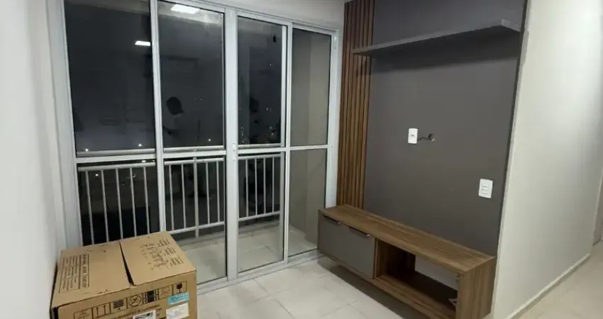 Stilo ponta negra, 2 quartos sendo 1 suíte, andar alto, novo, armarios, climatiado, 1 vaga