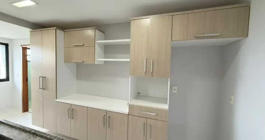 Cond. sollar dos franceses 3 quartos sendo 1 suite e 2 semi suites. andar alto,  r$ 3.700,00