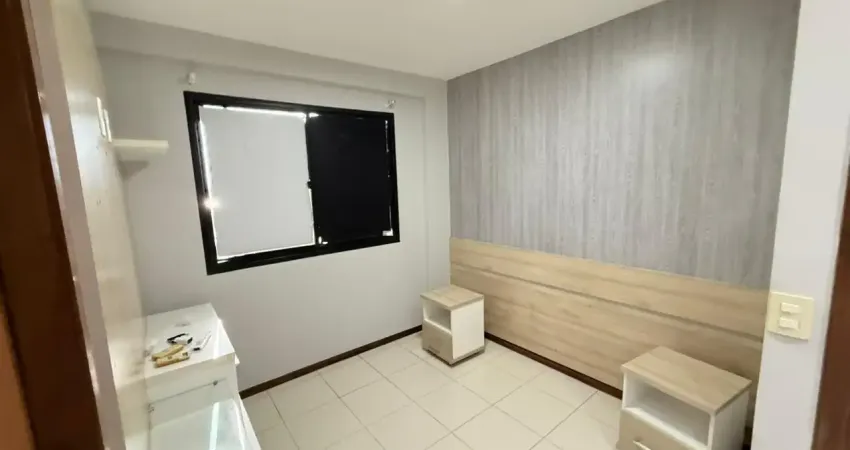 Cond. sollar dos franceses 3 quartos sendo 1 suite e 2 semi suites. andar alto,  r$ 3.700,00