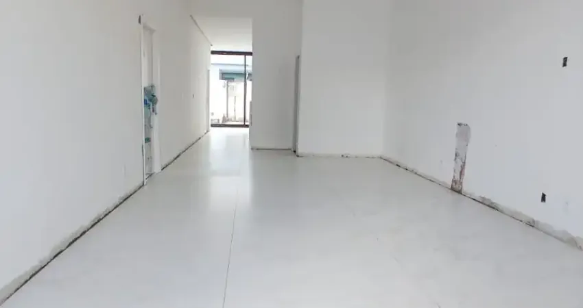 Morada dos pássaros, 180m2, com 3 suítes sendo 1 master com closet, casa com piscina