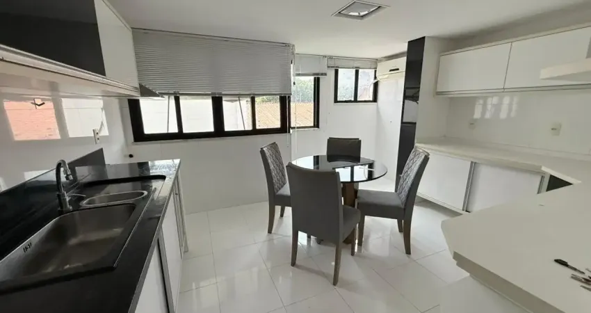 Aceito carro/ parcelo, vieiralves, ed. marvic, com 279m2, 4 suítes, armários e ar