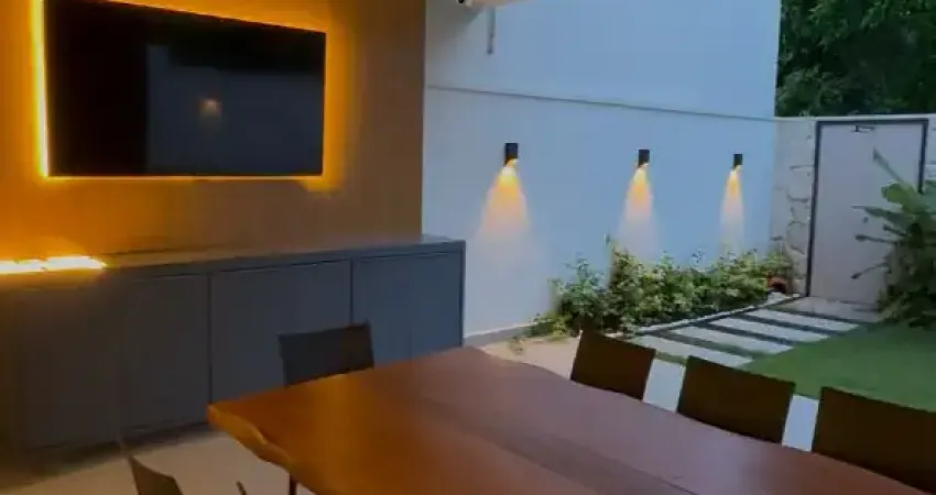 Ponta negra, totalmente mobiliada : 3 suítes, sendo 1 master, piscina e churrasqueira