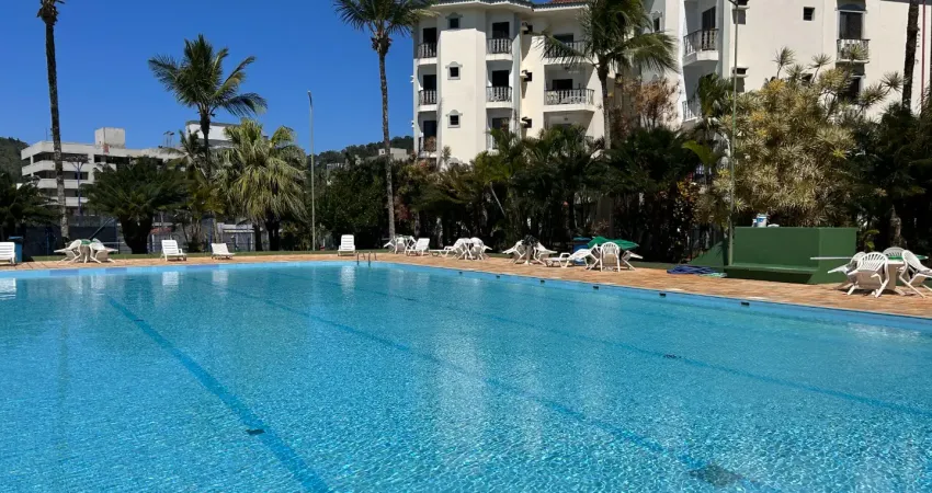 Apartamento reformado no condomínio wembley tênis – praia das toninhas, ubatuba