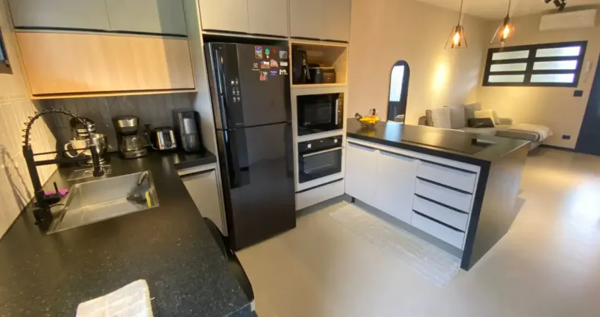 Apartamento reformado no itaguá, ubatuba: 2 dormitórios, charmoso e moderno