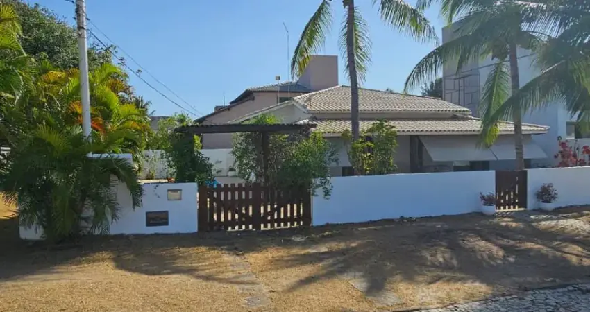 Casa em Guarajuba de 3 quartos e dependência completa