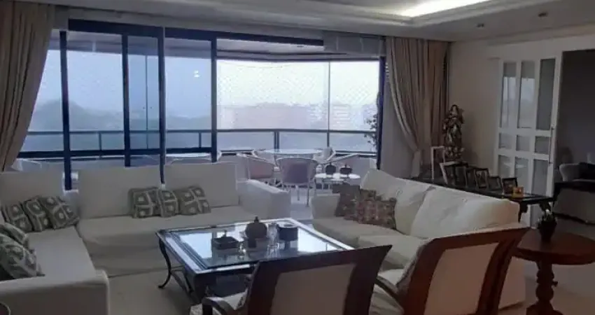 Apartamento a venda 4 suítes, 216 m2 no Rio Vermelho