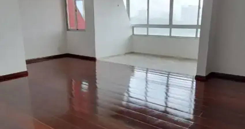 Apartamento 3 quartos sendo 1 suíte com armários, nascente, no bairro Jardim Armação. Vista mar Prédio com elevador  2 vagas de garagem