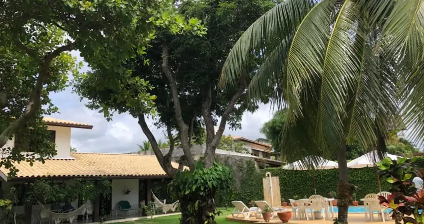 Linda casa com 5 quartos, piscina a 250m da praia em Guarajuba
