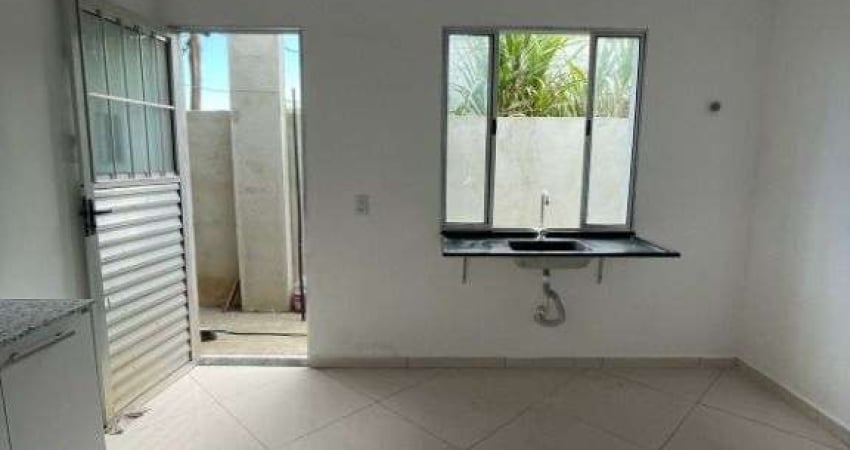 Casa com 1 dormitório para alugar, 30 m² por R$ 800,00/mês - Jardim Santos Dumont II - Mogi das Cruzes/SP