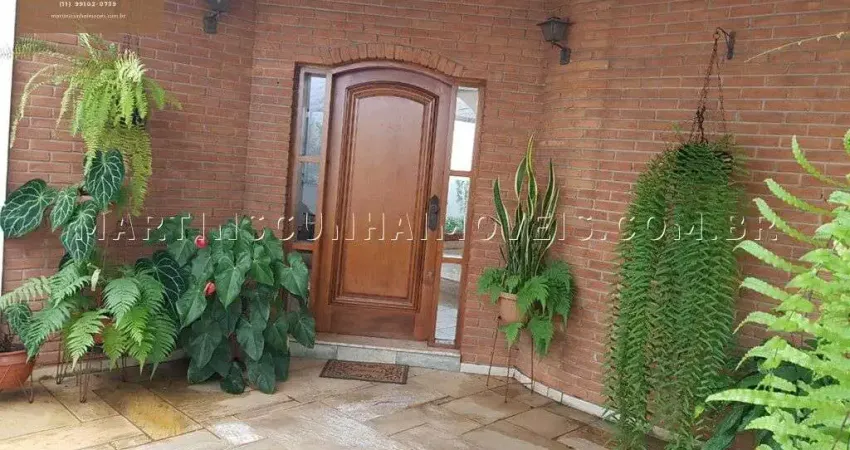 Casa Térrea à Venda na Saúde, 255 m², 3 dorms, 2 suítes, 2 vagas, 500 m² área total