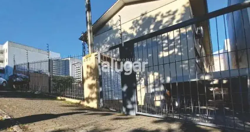 Casa com 2 quartos para alugar na Rua Cesare Cambruzzi, Vinhedos, Caxias do Sul