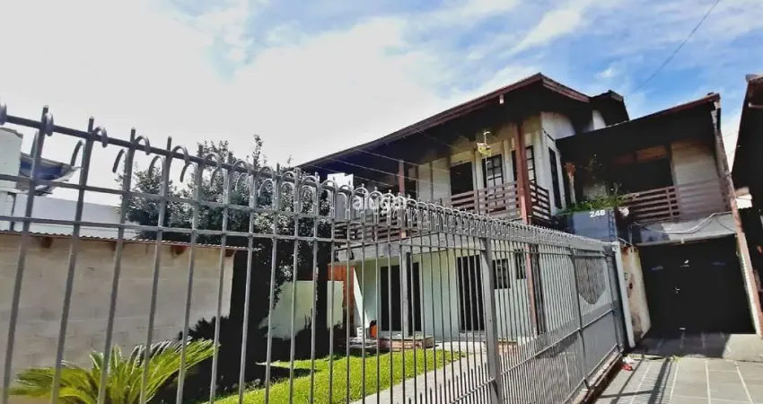 Casa com 3 quartos à venda na Rua Nestor Moreira, Sagrada Família, Caxias do Sul