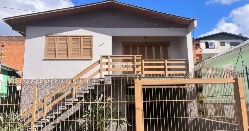 Casa com 3 quartos para alugar na Rua Ábramo Girardi, Sagrada Família, Caxias do Sul