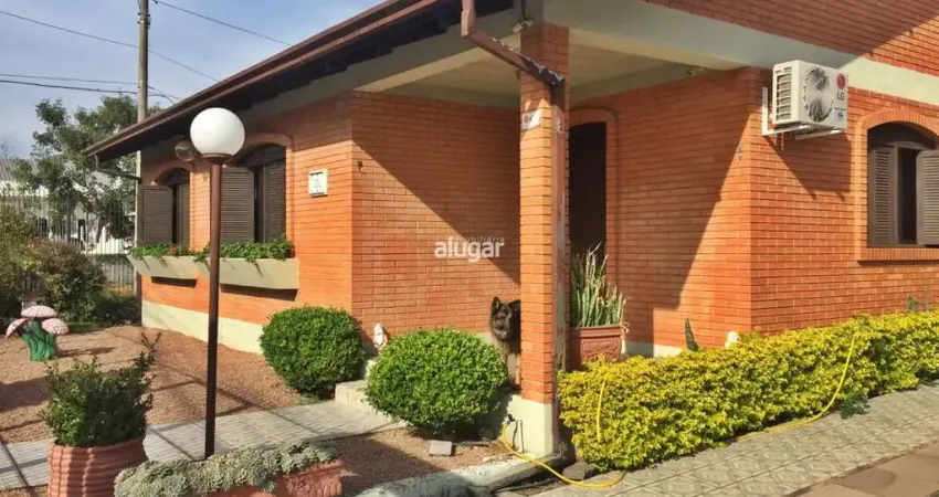 Casa com 3 quartos para alugar na Rua Bolívar Pedrotti Melgare, Interlagos, Caxias do Sul