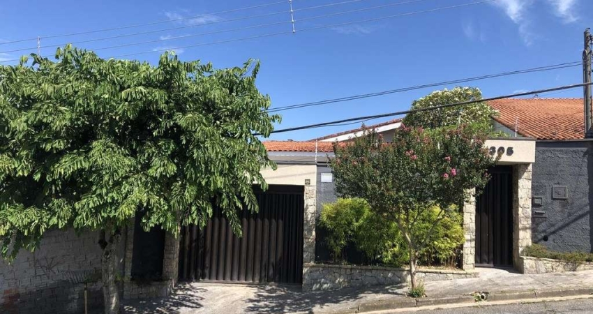 Casa para Venda em Mogi das Cruzes, Vila Horizonte, 3 dormitórios, 1 suíte, 4 banheiros, 4 vagas