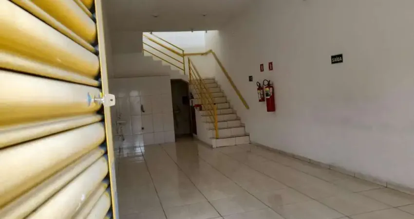 Salão Comercial para Locação em Itaquaquecetuba, Vila Monte Belo, 2 banheiros, 2 vagas
