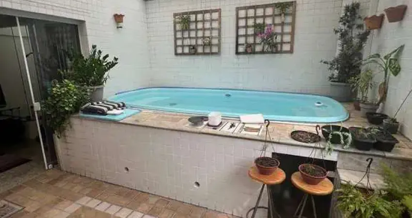 Casa de 5 quartos no bairro do Embaré Cod: 3190 ADM
