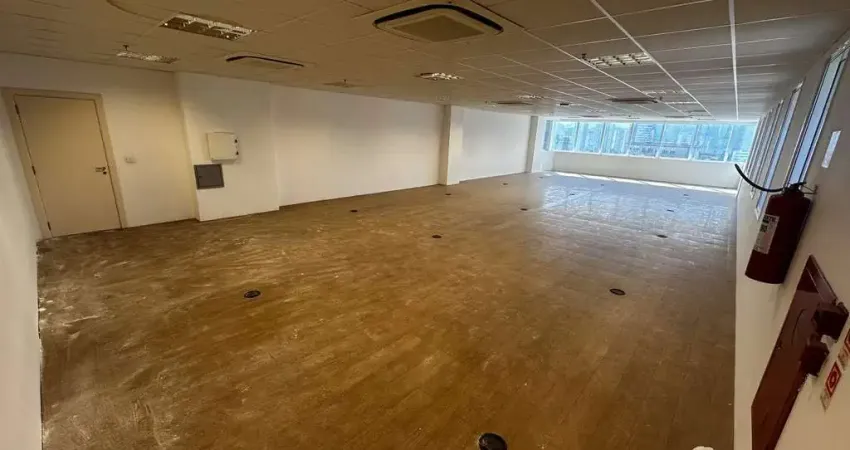 Sala comercial para alugar na Praça dos Expedicionários, Gonzaga, Santos