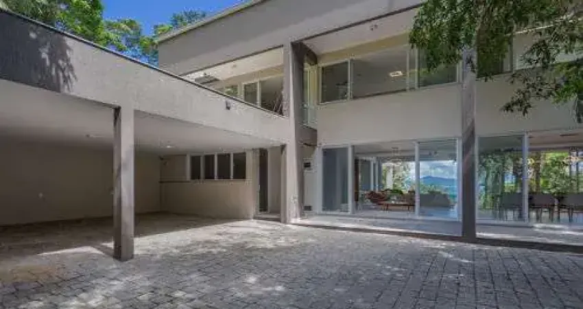 Casa 4 quartos para venda no bairro Estaleirinho em Balneário Camboriú